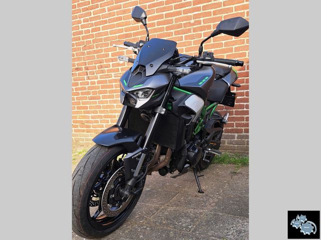 kawasaki - z900