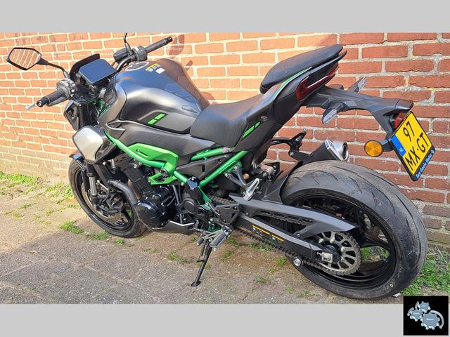 kawasaki - z900