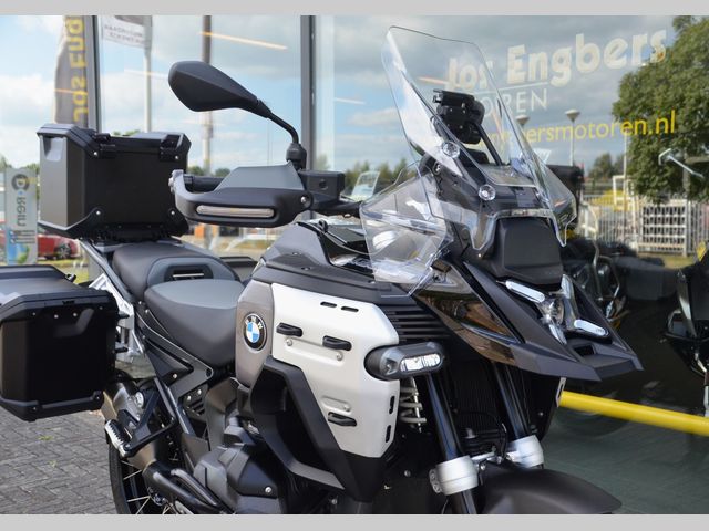 bmw - r-1300-gs-adventure-triple-black