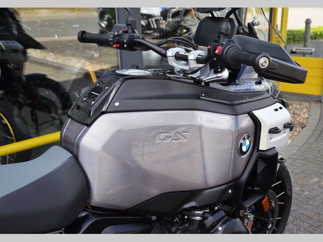 bmw - r-1300-gs-adventure-triple-black