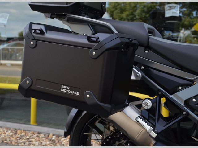 bmw - r-1300-gs-adventure-triple-black