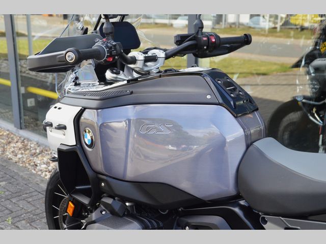 bmw - r-1300-gs-adventure-triple-black