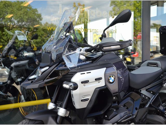 bmw - r-1300-gs-adventure-triple-black