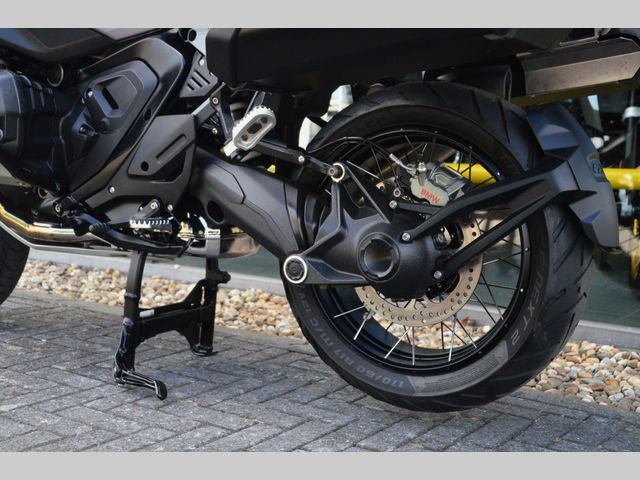 bmw - r-1300-gs-adventure-triple-black