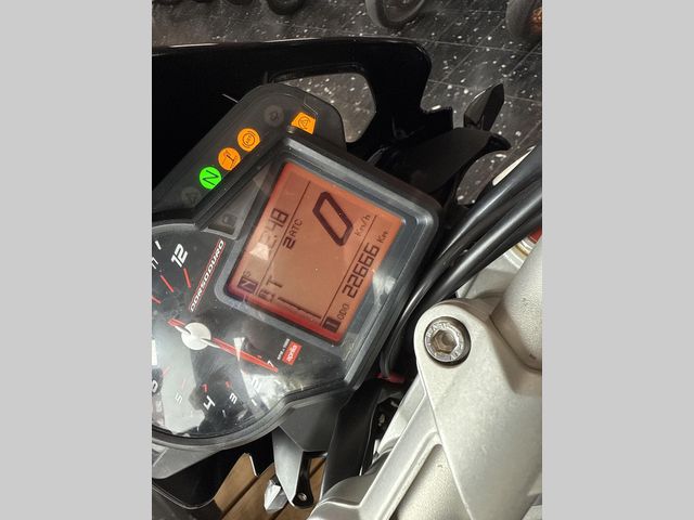 aprilia - dorsoduro-1200