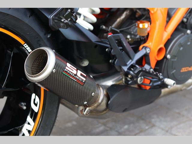 ktm - 1290-super-duke-r