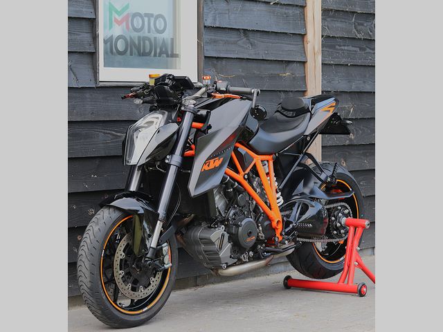 ktm - 1290-super-duke-r