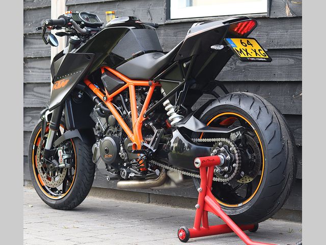 ktm - 1290-super-duke-r