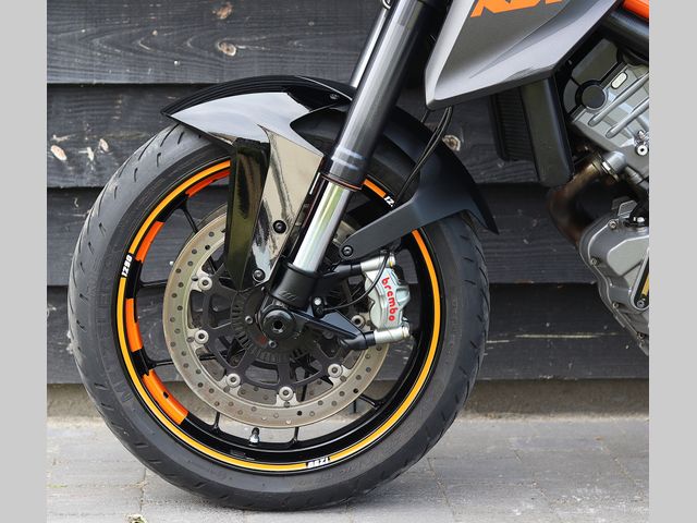 ktm - 1290-super-duke-r
