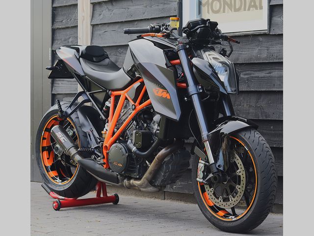 ktm - 1290-super-duke-r