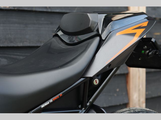 ktm - 1290-super-duke-r