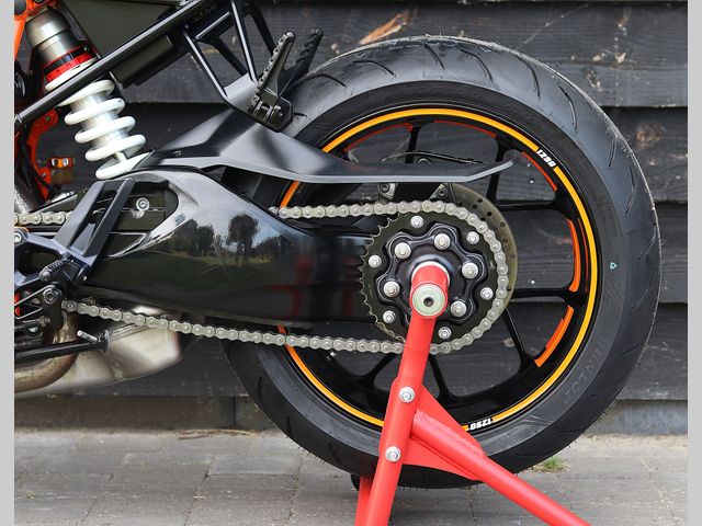 ktm - 1290-super-duke-r