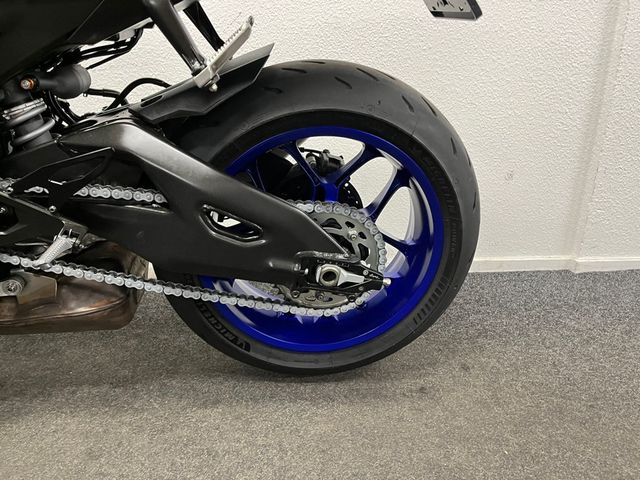 yamaha - yzf-r1