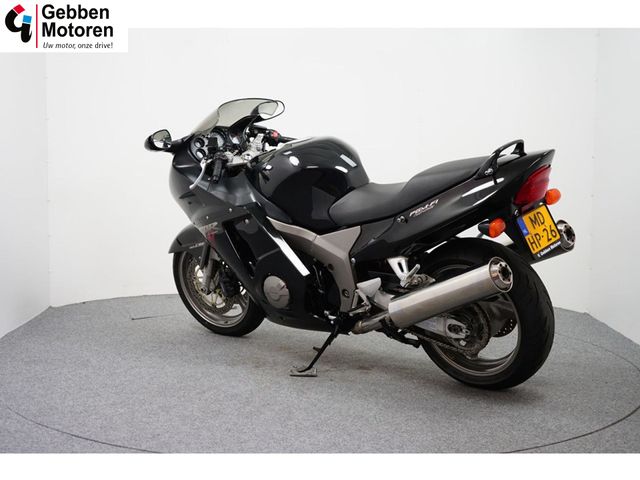 honda - cbr-1100--xx-super-blackbird