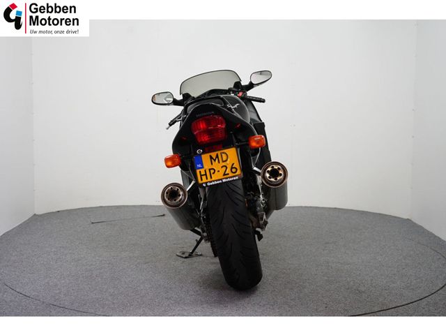 honda - cbr-1100--xx-super-blackbird