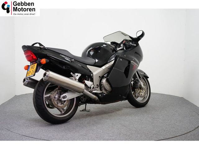 honda - cbr-1100--xx-super-blackbird