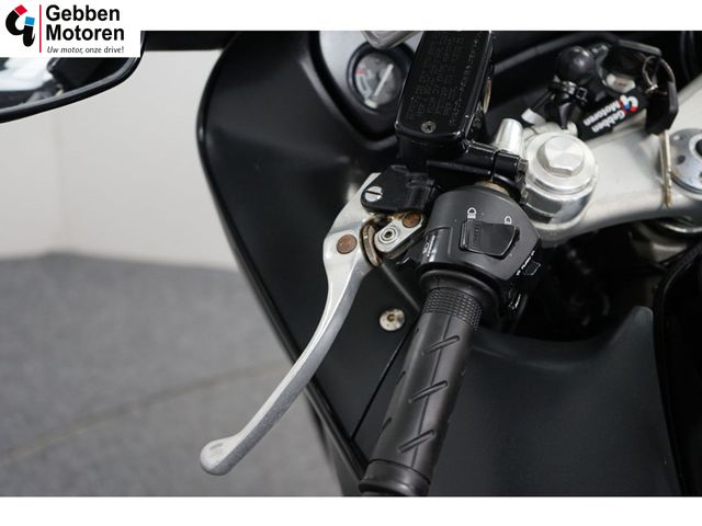 honda - cbr-1100--xx-super-blackbird