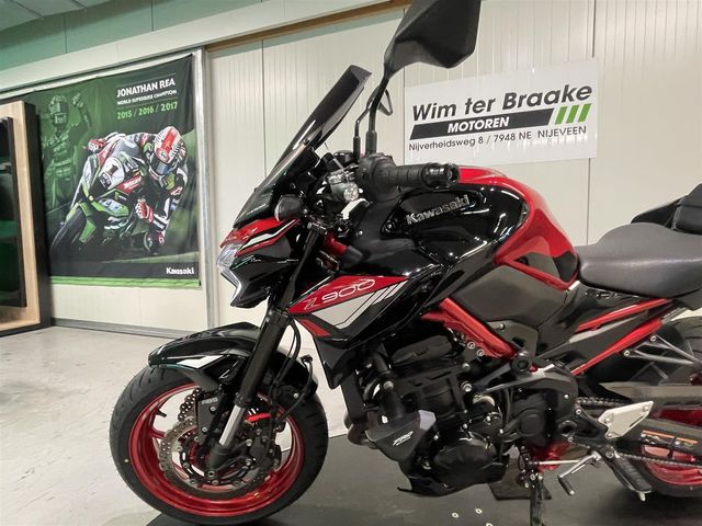 kawasaki - z900