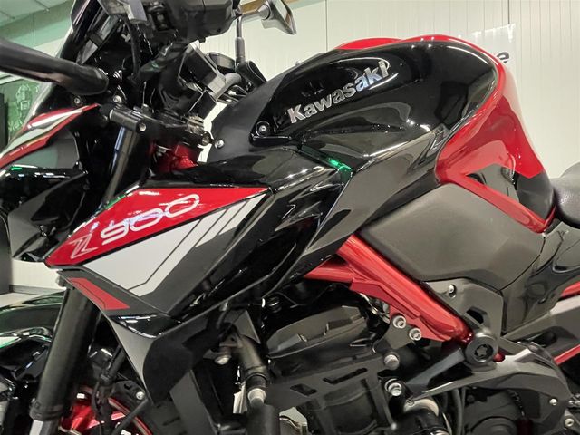 kawasaki - z900