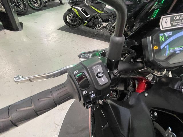 kawasaki - z900