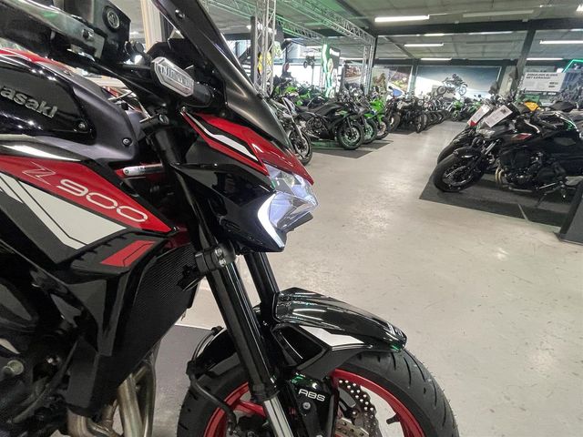 kawasaki - z900