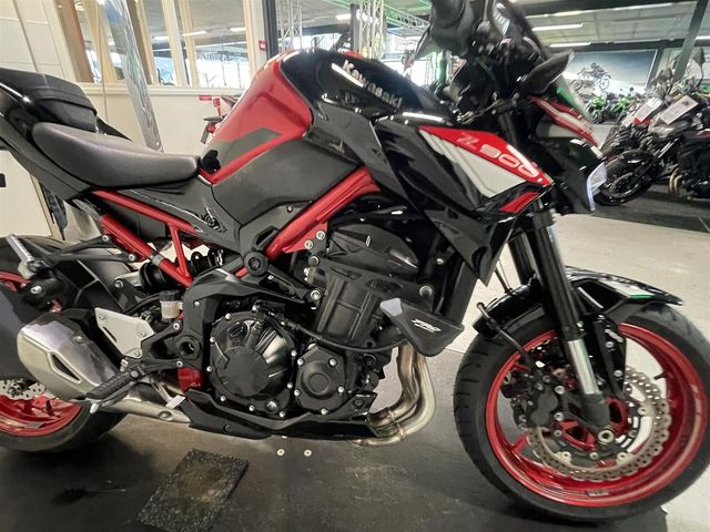 kawasaki - z900