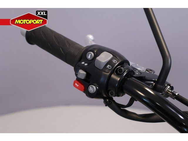 triumph - bonneville-t-120-black