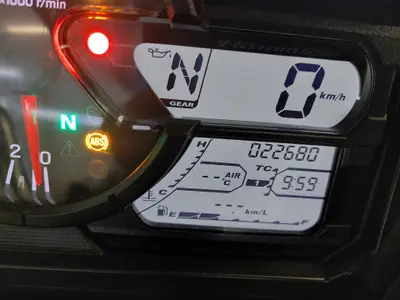 SUZUKI V-STROM DL 650 – foto 4