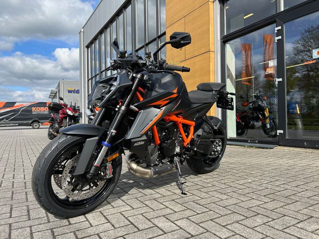 ktm - 1390-super-duke-r-evo