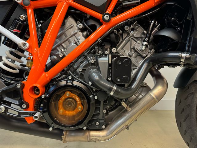 ktm - 1290-super-duke-r