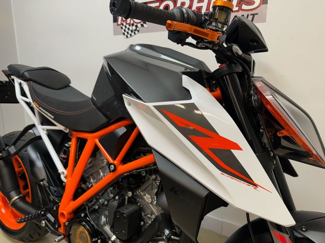 ktm - 1290-super-duke-r