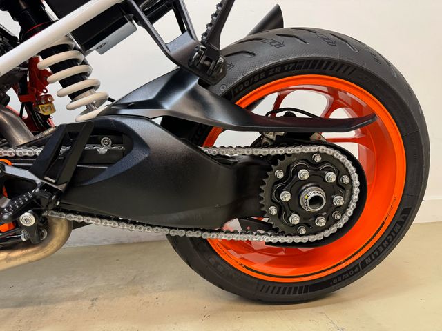 ktm - 1290-super-duke-r