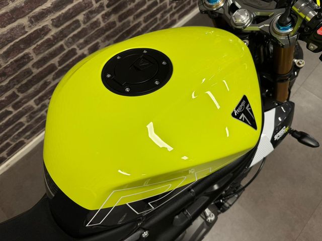 triumph - speed-triple-1200