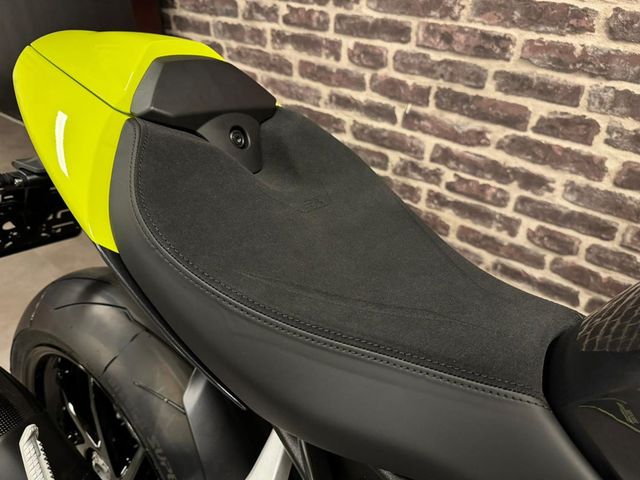 triumph - speed-triple-1200