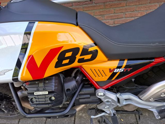 moto-guzzi - v-85-tt