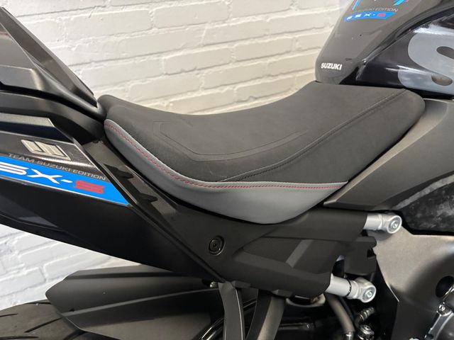 suzuki - gsx-s-1000-street-x-treme