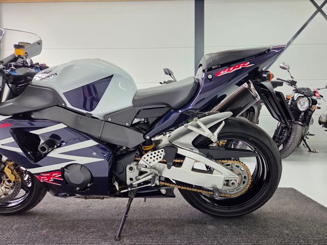 honda - cbr-900-rr-fireblade