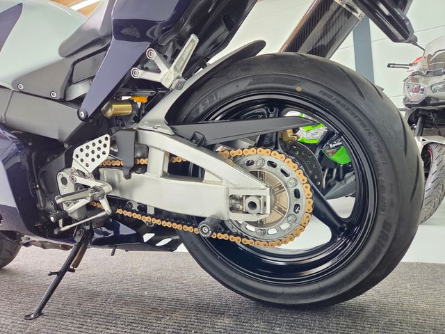 honda - cbr-900-rr-fireblade