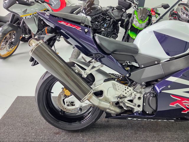 honda - cbr-900-rr-fireblade