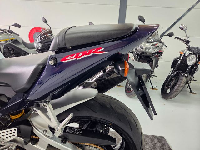 honda - cbr-900-rr-fireblade