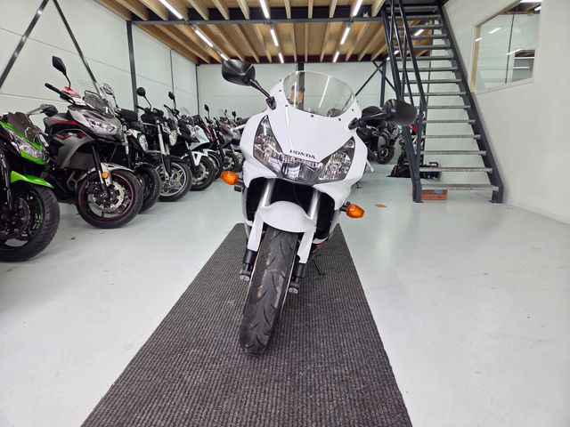 honda - cbr-900-rr-fireblade