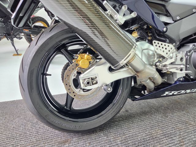 honda - cbr-900-rr-fireblade