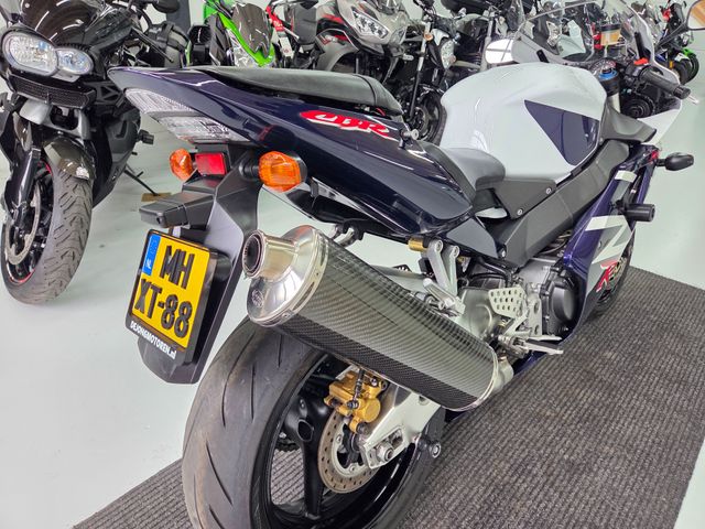 honda - cbr-900-rr-fireblade