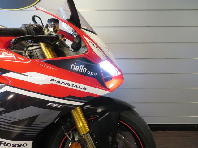 ducati - panigale-v4-s