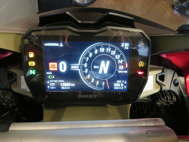 ducati - panigale-v4-s