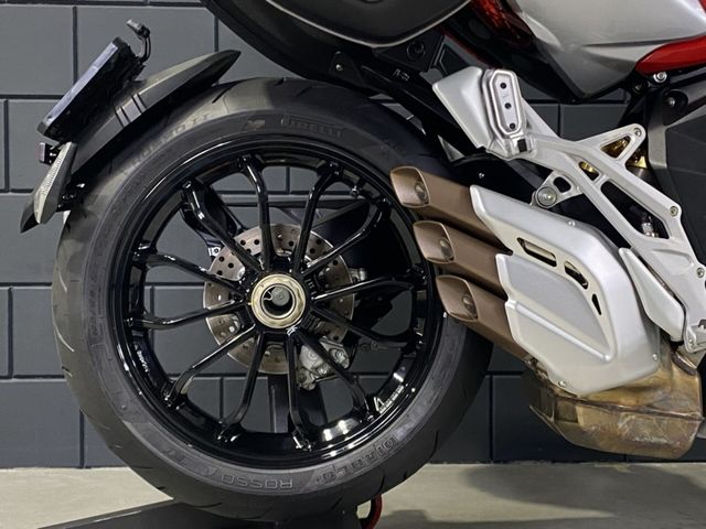 mv-agusta - stradale-800