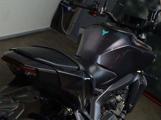 yamaha - mt-09-y-amt