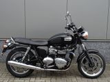 TRIUMPH BONNEVILLE SE
