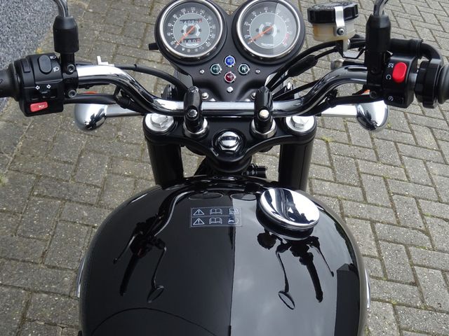triumph - bonneville-se