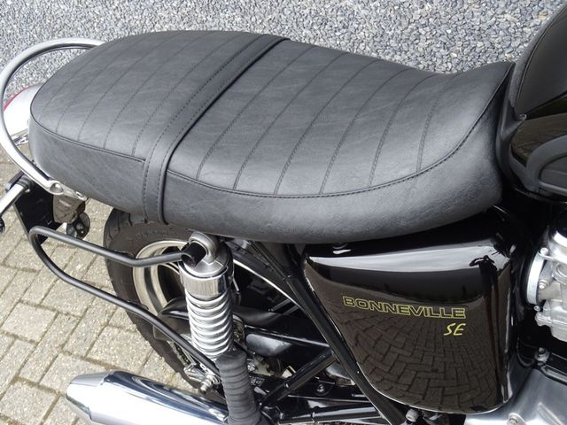 triumph - bonneville-se